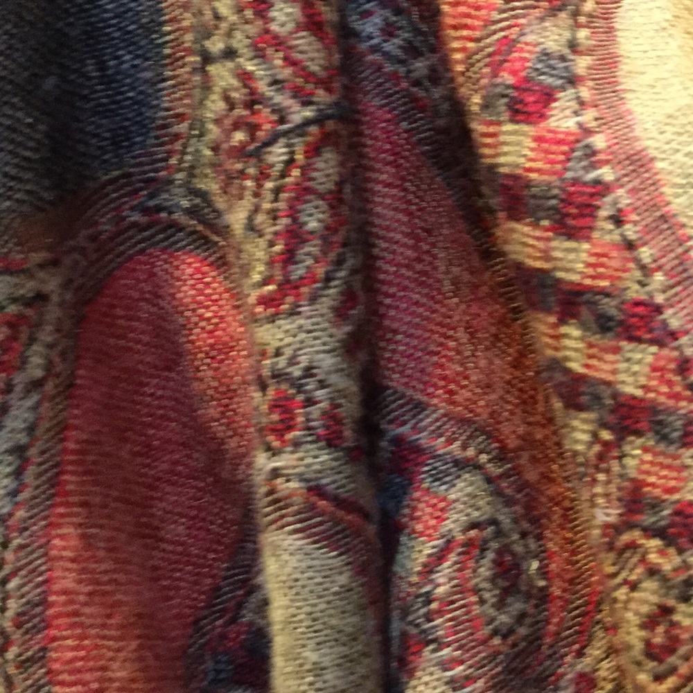 Scarf/Wrap - Picture 2 of 2